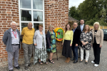 Aphra unveiling the Wrenbury Defibrillator