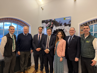 Visit toi HJ Lea Oakes